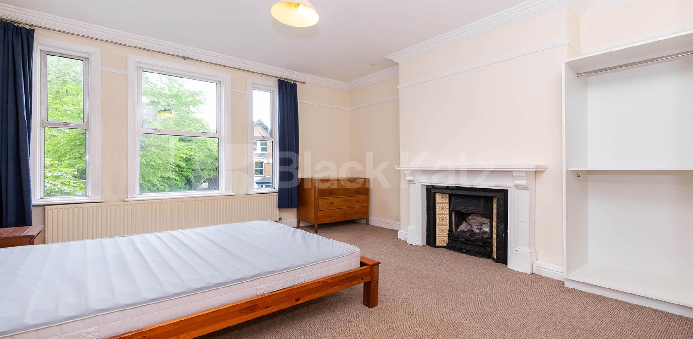 			PRIVATE ROOF TERRACE, 3 Bedroom, 1 bath, 1 reception Flat			 Upper Tollington Park N4, FINSBURY PARK / STROUD GREEN